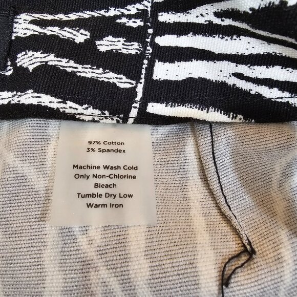 NWT Talbots Petites Black White Bamboo Print Stretch Capri Crop Pants Size‎ 10P - Picture 5 of 7